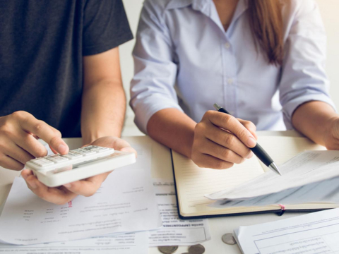 疫情拉警报／6款防疫险一表比较　隔离最高理赔5万元 – 大保社