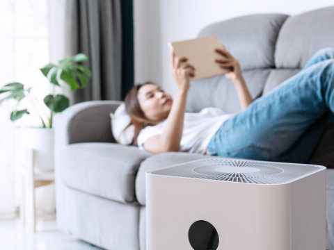 他居隔零接触，3天后竟全家确诊！冷气开整天“病毒出不去”，医授2方法降低染疫风险 – 大保社