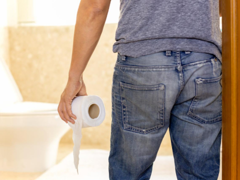 如厕后擦到“卫生纸全白”才安心？毒理专家提醒：便便擦不干净是警讯！这样做才是解方 – 大保社