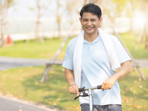 他年近60，早上发现左脸不对称、嘴歪掉！脸歪嘴斜不一定是中风，恐是颜面神经麻痹 – 大保社