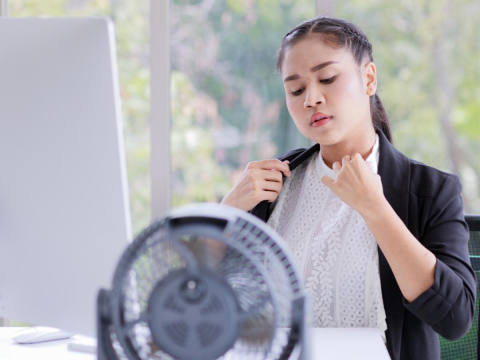 小暑爆热狂冒汗，粉领族尴尬“湿背秀”竟是多汗症！中医揭六招改善，教你如何透心凉 – 大保社