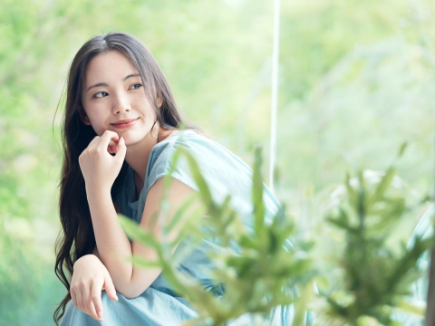 没确诊也焦虑，她压力大到狂掉发！别让“压力贺尔蒙”影响生发，补充这些营养素强健发根 – 大保社