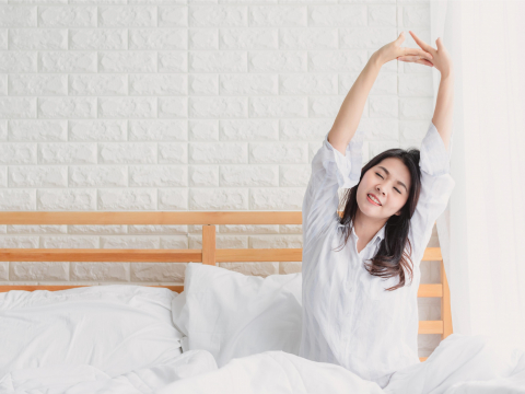 一到下午就想睡、晚上却睡不着…当心恶性循环拖累健康！对抗疲劳先补气，练一招提神补元气 – 大保社