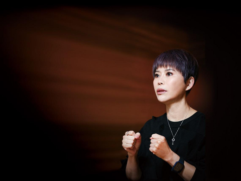 詹雅雯左脑萎缩、左右脑都曾长脑动脉瘤，爆裂恐离世！她曾交代妹妹：救不起来不要救，不想那么痛苦 – 大保社