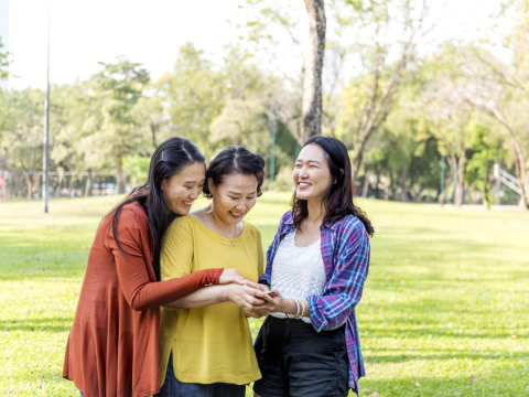 罹乳癌10年转移骨头，她哭喊“不要救我，钱留给女儿”！医这句话暖哭3.8万人：不会让你痛苦的 – 大保社