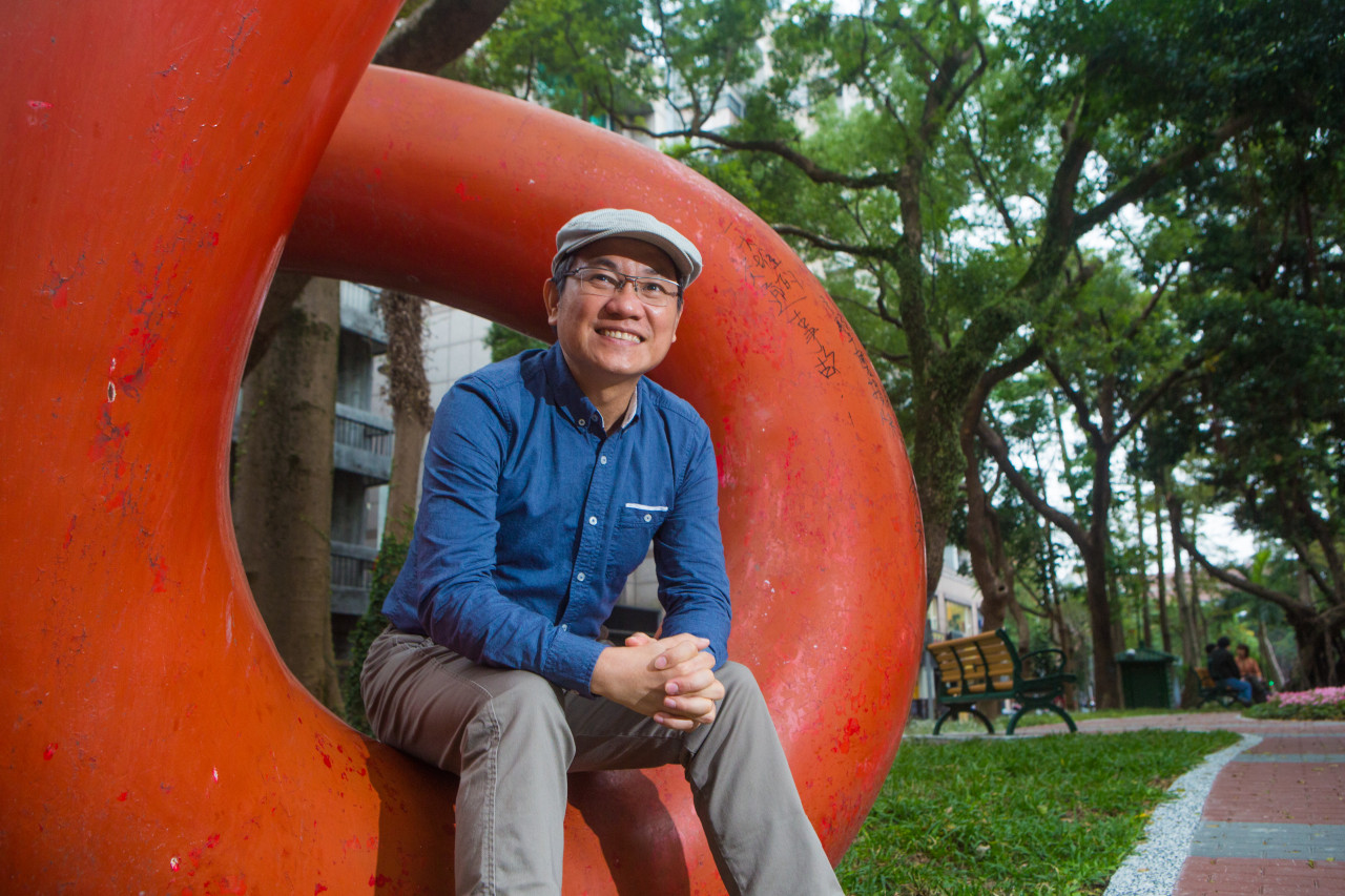 曾说“能活着是奇迹，想往前走⋯”资深名嘴5年前不敌脑癌病逝！郑弘仪叹：连7次车祸才发现异状 – 大保社