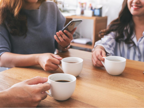 喝咖啡先看红黄绿灯？咖啡因灯号明年上路，医师教聪明计算摄取量，避免5过量副作用 – 大保社