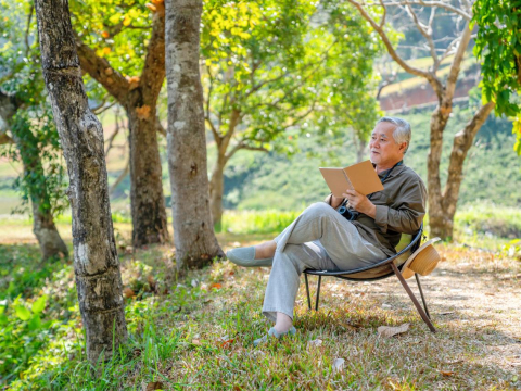 他从不运动而今80岁高寿,神采奕奕、西装笔挺!“养生”不一定是运动,而是轻松做到5件事 – 大保社