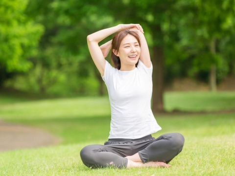 喉咙一痒咳不停？久咳不愈是“这里”出毛病！每天练这招助排痰，呼吸变顺畅、感冒也少了 – 大保社