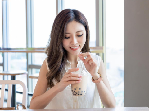 每天1杯珍奶养出癌细胞？戒不掉手摇饮就这样喝，营养师教选茶底、配料，6大招减轻健康负担 – 大保社