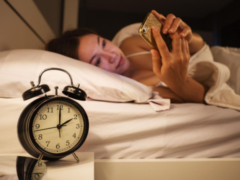 中国台湾列全球第2晚睡地区，“长期熬夜超伤肾”！医曝6大重伤害：做到这些事拥健康睡眠 – 大保社