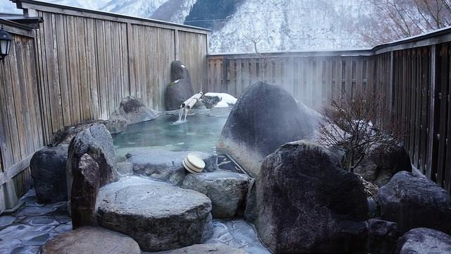 冬天去日本,就是要泡汤啊!10 大温泉胜地,一生一定要来一次! 内容图5 女神网-大潮社TV实时追踪属于女人新资讯的综合网站! 冬天去日本,就是要泡汤啊!10 大温泉胜地,一生一定要来一次! 休闲学堂 图5张