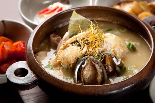 韩国旅游不可错过的道地美味!8 家必吃的参鸡汤名店 内容图7 女神网-大潮社TV实时追踪属于女人新资讯的综合网站! 韩国旅游不可错过的道地美味!8 家必吃的参鸡汤名店 乐活旅行 图7张