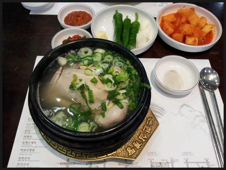 韩国旅游不可错过的道地美味!8 家必吃的参鸡汤名店 内容图13 女神网-大潮社TV实时追踪属于女人新资讯的综合网站! 韩国旅游不可错过的道地美味!8 家必吃的参鸡汤名店 乐活旅行 图13张