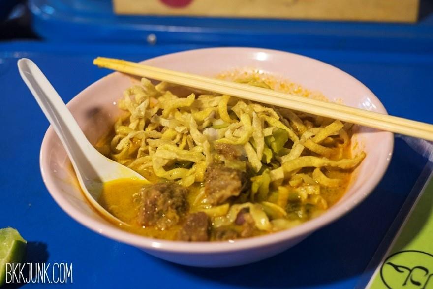 游曼谷必逛的 3 大市集:9 样“泰味”人气小吃,错过别说你来过泰国! 内容图8 女神网-大潮社TV实时追踪属于女人新资讯的综合网站! 游曼谷必逛的 3 大市集:9 样“泰味”人气小吃,错过别说你来过泰国! 乐活旅行 图8张