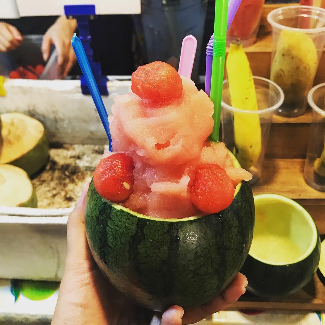 游曼谷必逛的 3 大市集:9 样“泰味”人气小吃,错过别说你来过泰国! 内容图9 女神网-大潮社TV实时追踪属于女人新资讯的综合网站! 游曼谷必逛的 3 大市集:9 样“泰味”人气小吃,错过别说你来过泰国! 乐活旅行 图9张