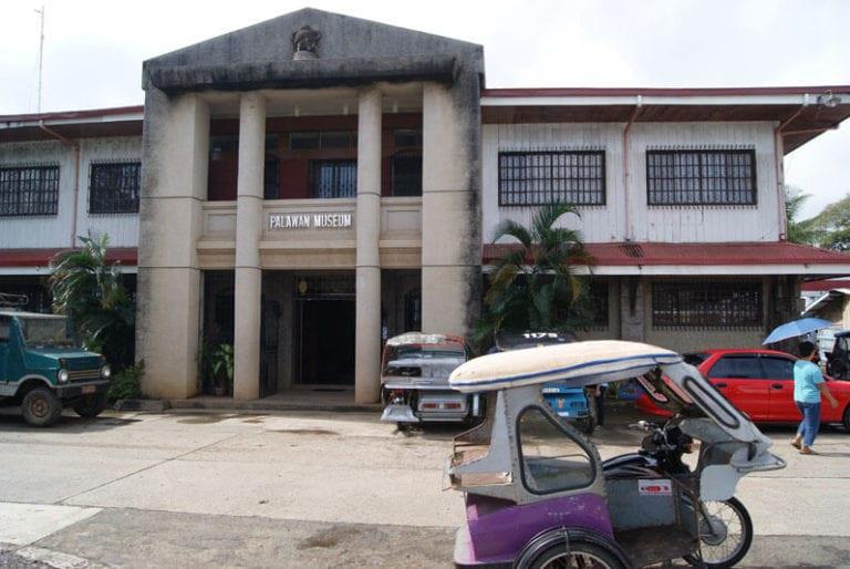 小资版的马尔地夫!!巴拉望 top10 必去景点:如晶莹钻石的镜湖、爱妮岛白沙滩…… 内容图9 女神网-大潮社TV实时追踪属于女人新资讯的综合网站! palawan-attractions9-768x514 (1).jpg