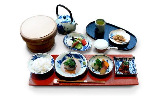 美味しい!来到京都岚山,必尝的私房人气美食 TOP 10:?鱼荞麦面、汤豆腐、OBUU 抹茶…… 内容图9 女神网-大潮社TV实时追踪属于女人新资讯的综合网站! chazuke_with_snappers_flakes_picture-e1551889706715.jpg