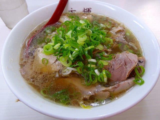 美味しい!来到京都岚山,必尝的私房人气美食 TOP 10:?鱼荞麦面、汤豆腐、OBUU 抹茶…… 内容图11 女神网-大潮社TV实时追踪属于女人新资讯的综合网站! ramen_noodles_picture (1).jpg