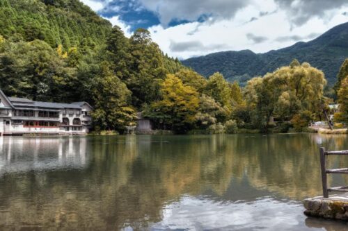 【汤布院攻略】搭上由布院之森，寻访金鳞湖、别府地狱、九重梦大吊桥