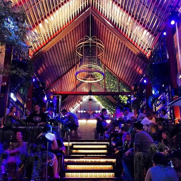 在这没有不好喝的调酒!游曼谷必去 8 间特色酒吧,畅饮热闹的泰国夜生活 内容图2 女神网-大潮社TV实时追踪属于女人新资讯的综合网站! 123.jpg