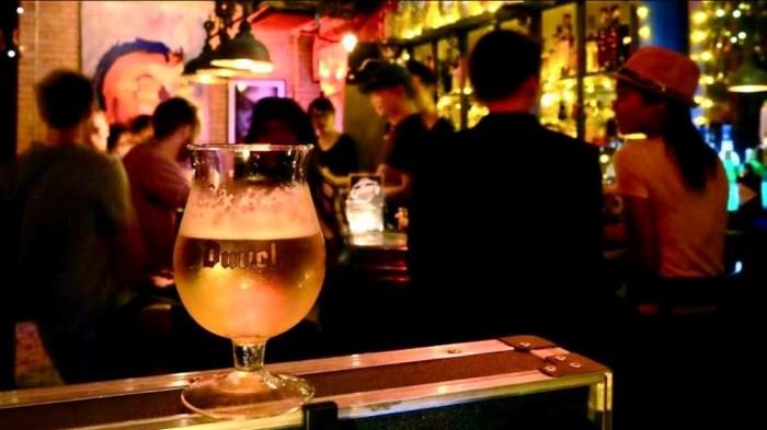 在这没有不好喝的调酒!游曼谷必去 8 间特色酒吧,畅饮热闹的泰国夜生活 内容图6 女神网-大潮社TV实时追踪属于女人新资讯的综合网站! Smalls.jpg