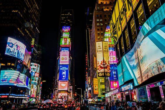 跟着五月天《步步》踏上时代广场:那一夜真切地告别逝去的感情,认真伤感、彻底沉浸 内容图3 女神网-大潮社TV实时追踪属于女人新资讯的综合网站! 跟着五月天《步步》踏上时代广场:那一夜真切地告别逝去的感情,认真伤感、彻底沉浸 休闲学堂 图3张