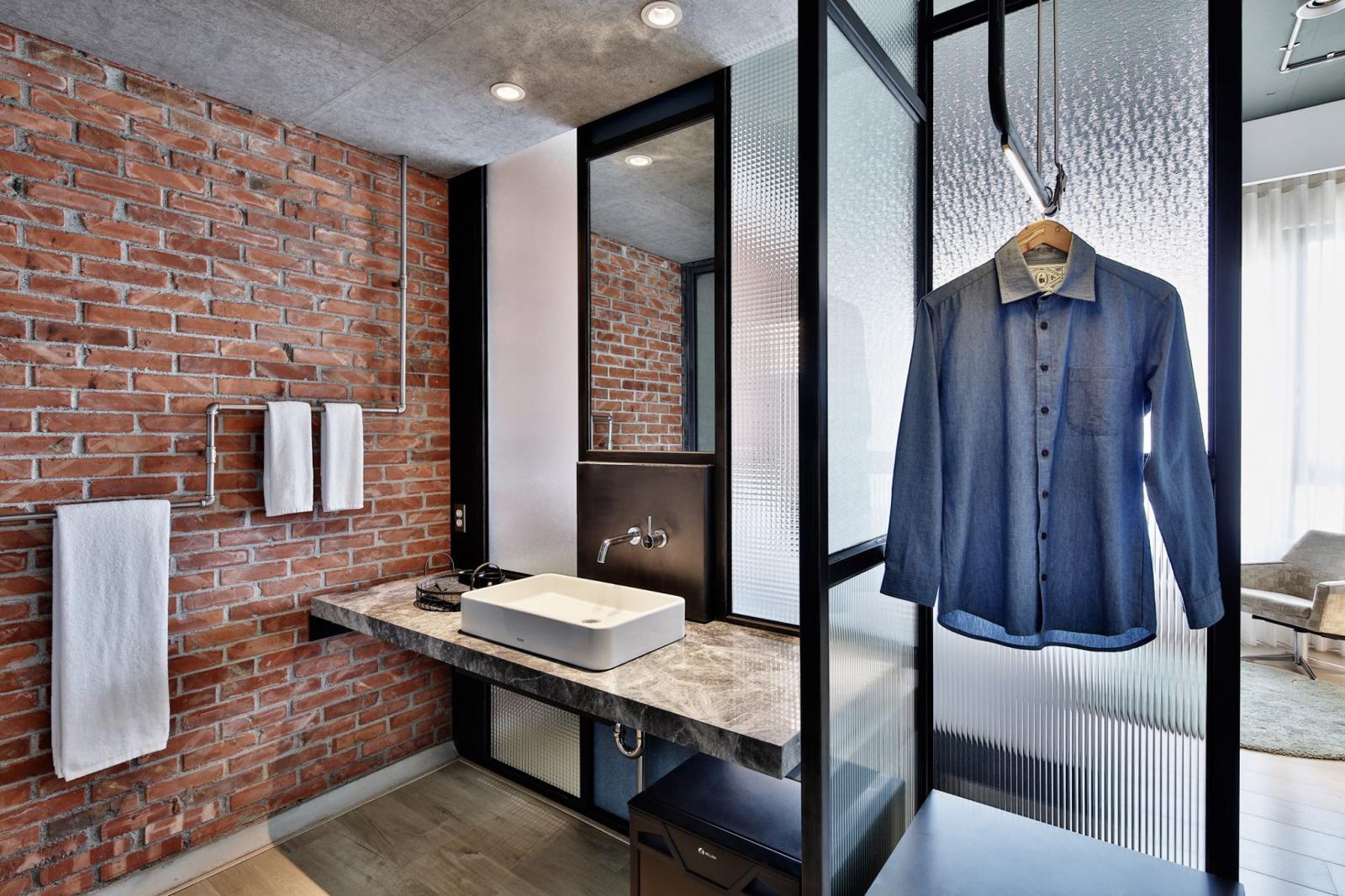 享受当“书虫”的时光!来4间“书店旅馆”,排除焦虑、适度放松吧! 内容图3 女神网-大潮社TV实时追踪属于女人新资讯的综合网站! U.I.J Hotel & Hostel 2