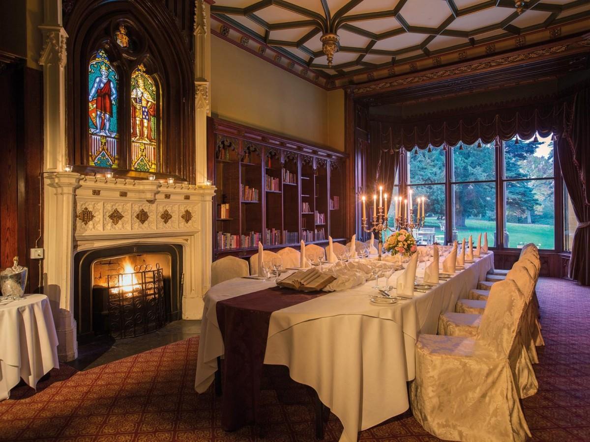 想来场鬼月试胆大会?欢迎夜宿 booking.com 特搜全球 5 间惊悚片拍摄场景饭店 内容图6 女神网-大潮社TV实时追踪属于女人新资讯的综合网站! Ettington Park Hotel 1