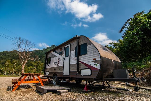 不再大包小包!9 个媲美饭店的露营车民宿,懒人也能接近大自然、仰望星空的乐趣! 内容图4 女神网-大潮社TV实时追踪属于女人新资讯的综合网站! 不再大包小包!9 个媲美饭店的露营车民宿,懒人也能接近大自然、仰望星空的乐趣! 今晚睡哪 图4张