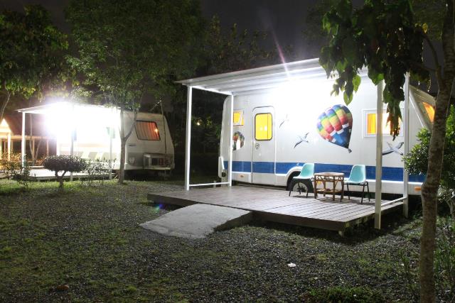 不再大包小包!9 个媲美饭店的露营车民宿,懒人也能接近大自然、仰望星空的乐趣! 内容图7 女神网-大潮社TV实时追踪属于女人新资讯的综合网站! 不再大包小包!9 个媲美饭店的露营车民宿,懒人也能接近大自然、仰望星空的乐趣! 今晚睡哪 图7张