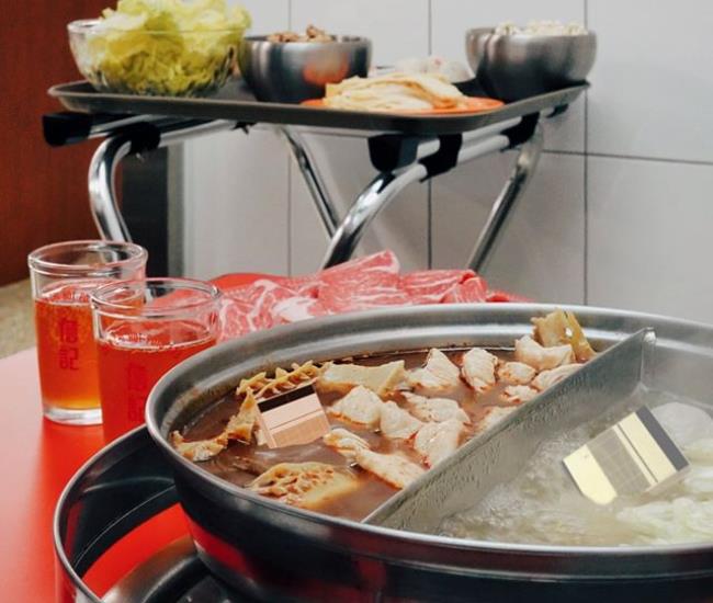 天冷就是要吃锅!推荐内地台湾 7 家超人气火锅店,豪华肉盘让你暖心又暖胃 内容图5 女神网-大潮社TV实时追踪属于女人新资讯的综合网站! FotoJet - 2019-12-02T143742.188