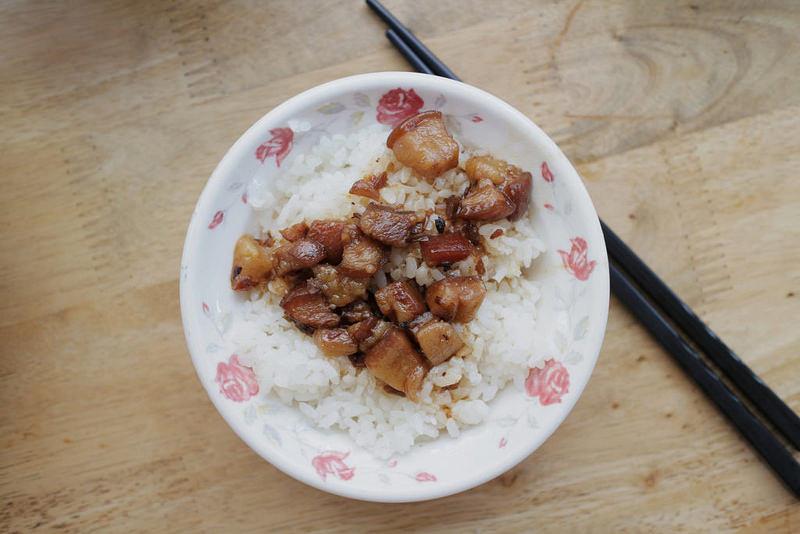 台南在地人都吃这味:庶民美食中的经典之作─入糖肉燥 内容图6 女神网-大潮社TV实时追踪属于女人新资讯的综合网站! 35539187523_f3e3df3455_c.jpg