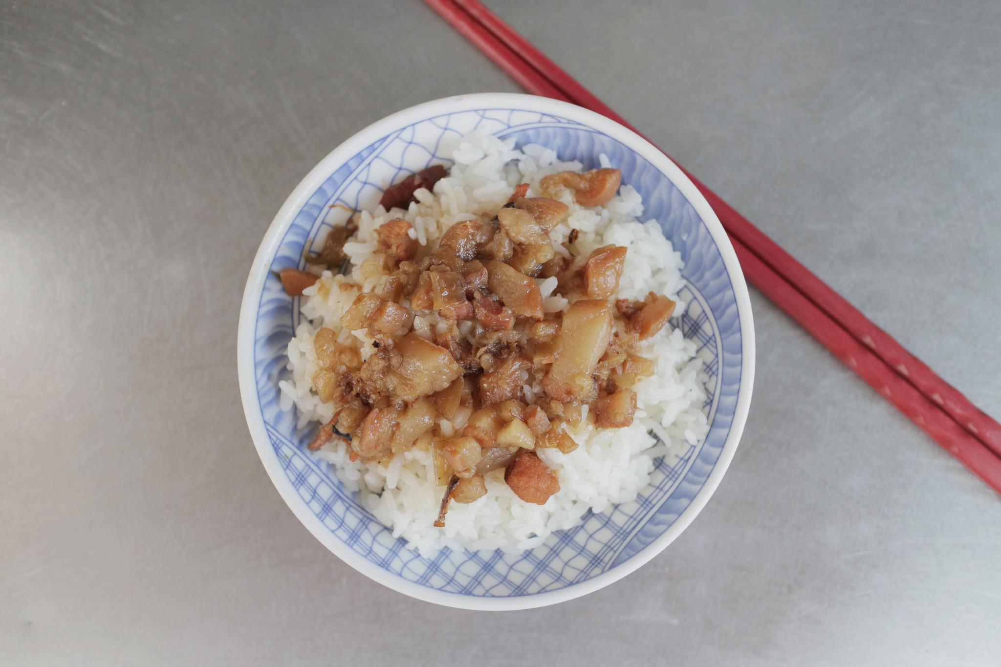 台南在地人都吃这味:庶民美食中的经典之作─入糖肉燥 内容图7 女神网-大潮社TV实时追踪属于女人新资讯的综合网站! 33716466393_5693cdb972_k.jpg