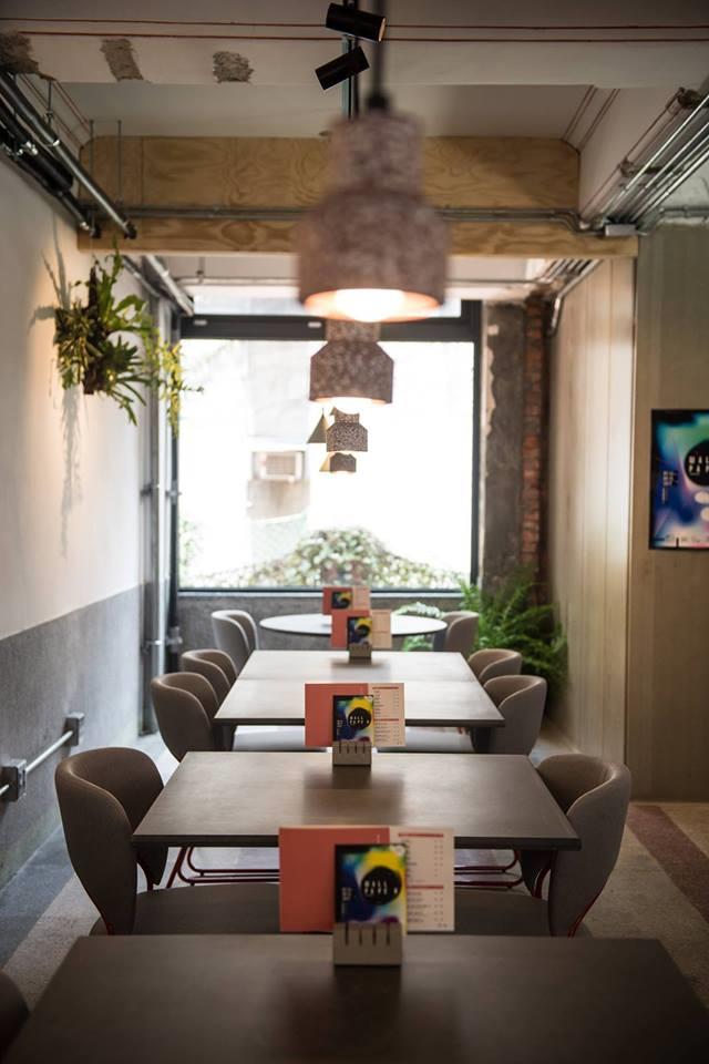 北门周边 5 间咖啡厅大搜查:在西门看完电影后,悠闲地散步到这来一杯咖啡吧! 内容图4 女神网-大潮社TV实时追踪属于女人新资讯的综合网站! 闹咖啡.jpg