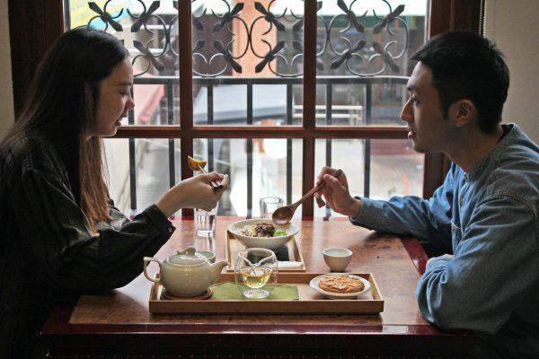 台式浪漫的老派约会:推荐 3 间大稻埕“浪漫茶馆”,晴天雨天都来喝一口好茶吧! 内容图4 女神网-大潮社TV实时追踪属于女人新资讯的综合网站! 永乐春风茶馆1.jpg