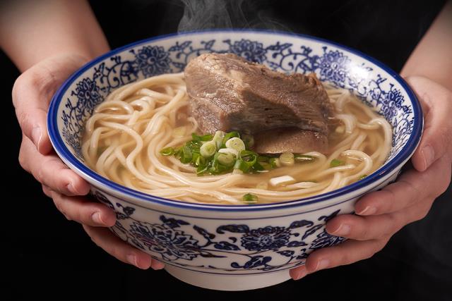 PChome X 家好选物米其林星级主厨牛肉面:“家呷的文艺复兴”大稻埕限定店开幕! 内容图5 女神网-大潮社TV实时追踪属于女人新资讯的综合网站! PChome X 家好选物米其林星级主厨牛肉面:“家呷的文艺复兴”大稻埕限定店开幕! 乐活旅行 图5张