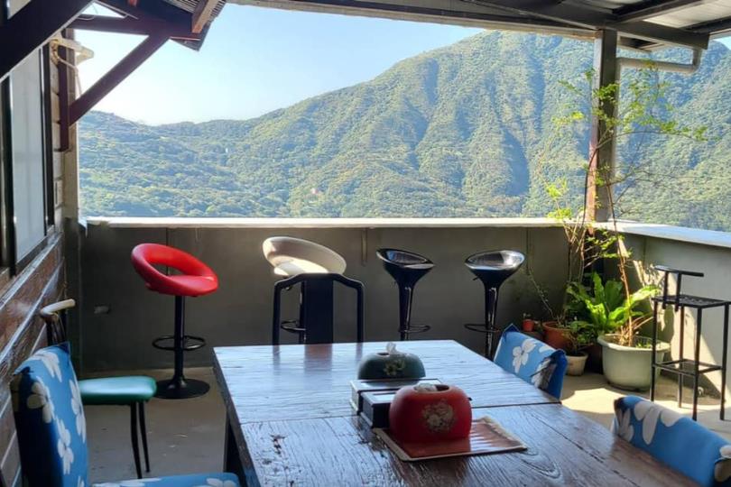 手持一杯咖啡浓黑醇香,望看绿山环绕:台北、新北山区咖啡厅十选 内容图6 女神网-大潮社TV实时追踪属于女人新资讯的综合网站! 手持一杯咖啡浓黑醇香,望看绿山环绕:台北、新北山区咖啡厅十选 休闲学堂 图6张