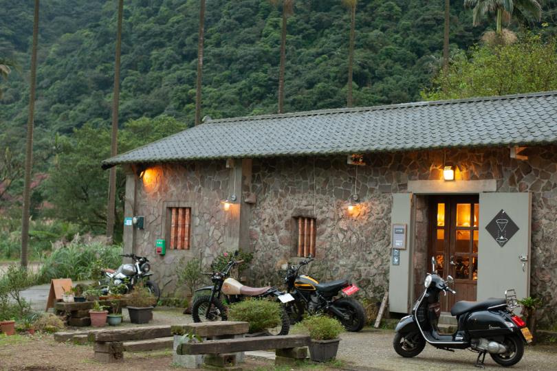 手持一杯咖啡浓黑醇香,望看绿山环绕:台北、新北山区咖啡厅十选 内容图9 女神网-大潮社TV实时追踪属于女人新资讯的综合网站! 手持一杯咖啡浓黑醇香,望看绿山环绕:台北、新北山区咖啡厅十选 休闲学堂 图9张