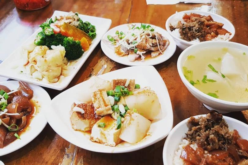 花莲在地推荐“博爱街黑白切”:咸香不腻的招牌腿库弹 Q 肥嫩,满满用料人情味十足 内容图4 女神网-大潮社TV实时追踪属于女人新资讯的综合网站! 花莲在地推荐“博爱街黑白切”:咸香不腻的招牌腿库弹 Q 肥嫩,满满用料人情味十足 乐活旅行 图4张