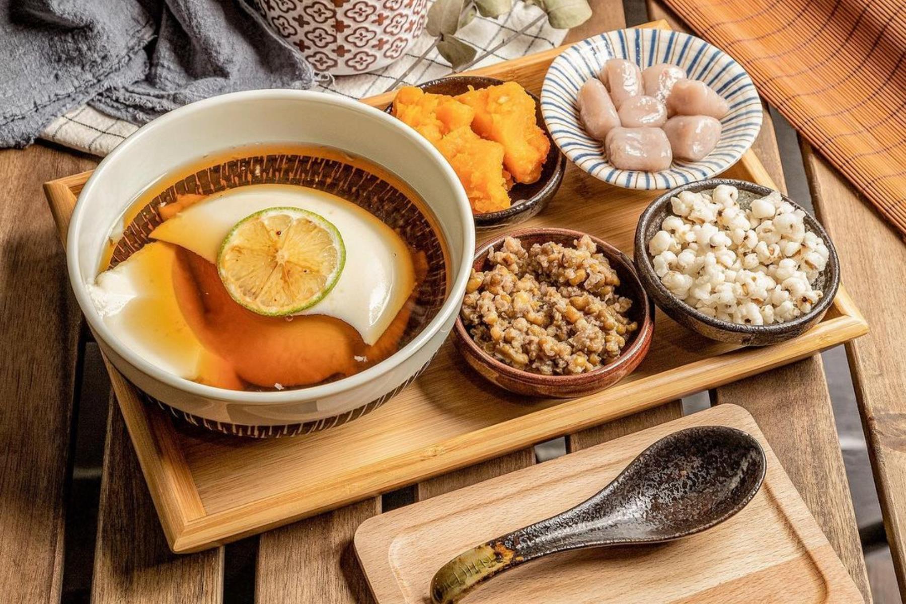 凉夏吃豆花:搜罗内地台湾 4 间特色新创豆花店家,九宫格配料让你任选喜欢哪一味 内容图3 女神网-大潮社TV实时追踪属于女人新资讯的综合网站! 凉夏吃豆花:搜罗内地台湾 4 间特色新创豆花店家,九宫格配料让你任选喜欢哪一味 休闲学堂 图3张