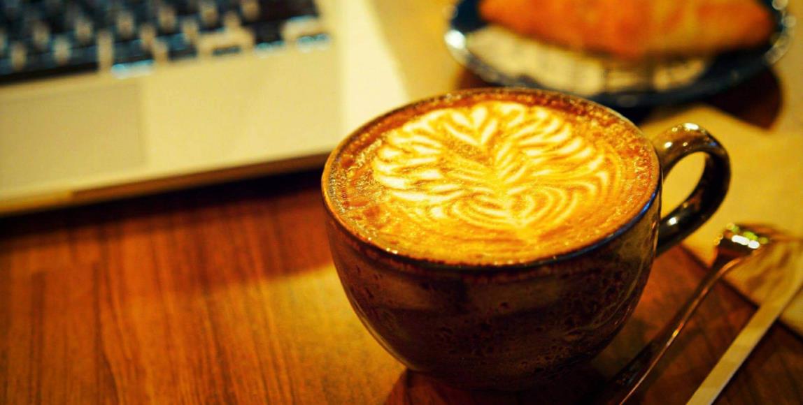 高雄夜猫聚集地!2021 深夜咖啡厅推荐:凌晨不打烊、24H 喝不停,佐一杯咖啡与黑夜长谈 内容图1 女神网-大潮社TV实时追踪属于女人新资讯的综合网站! 高雄夜猫聚集地!2021 深夜咖啡厅推荐:凌晨不打烊、24H 喝不停,佐一杯咖啡与黑夜长谈 休闲学堂 图1张