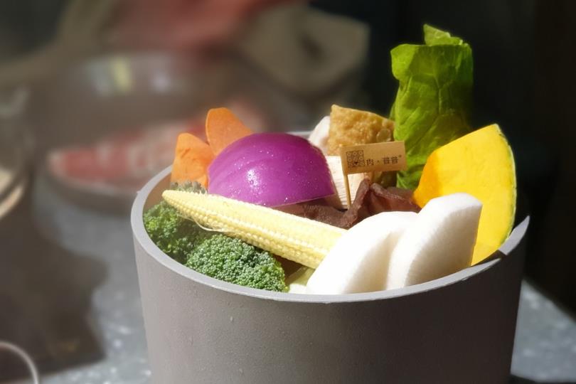 冷天想嗑锅,精选 3 间各有必杀技的火锅店:吃很饱肉量、珍奶喝到饱、二十几种锅底任你选 内容图3 女神网-大潮社TV实时追踪属于女人新资讯的综合网站! 冷天想嗑锅,精选 3 间各有必杀技的火锅店:吃很饱肉量、珍奶喝到饱、二十几种锅底任你选 休闲学堂 图3张