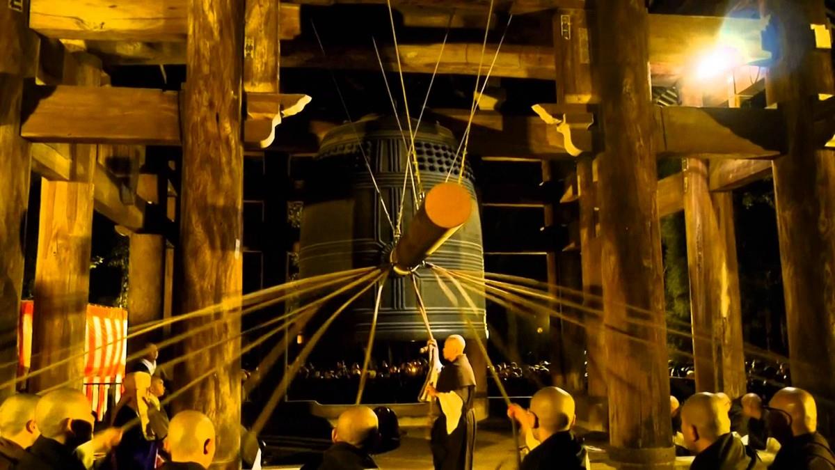 西班牙人午夜一到就要吃葡萄?你不知道的各地区“跨年冷知识”! 内容图2 女神网-大潮社TV实时追踪属于女人新资讯的综合网站! 西班牙人午夜一到就要吃葡萄?你不知道的各地区“跨年冷知识”! 乐活旅行 图2张