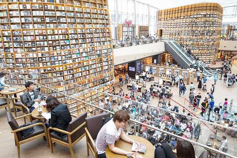 藏身购物中心的“星空图书馆”,800 坪超大空间美度更胜诚品! 内容图3 女神网-大潮社TV实时追踪属于女人新资讯的综合网站! 藏身购物中心的“星空图书馆”,800 坪超大空间美度更胜诚品! 乐活旅行 图3张