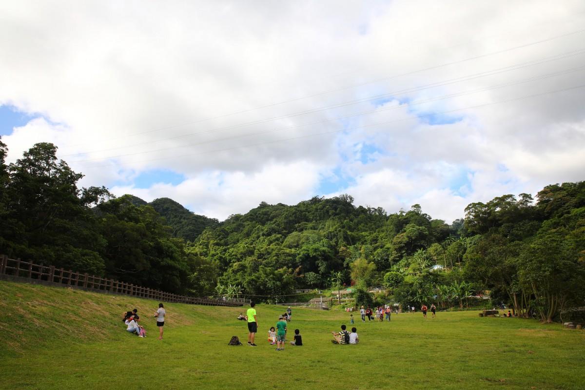 阳光 X 树荫 X 绿地,内地台湾 10 处夏日野餐圣地大集合! 内容图6 女神网-大潮社TV实时追踪属于女人新资讯的综合网站! 阳光 X 树荫 X 绿地,内地台湾 10 处夏日野餐圣地大集合! 乐活旅行 图6张