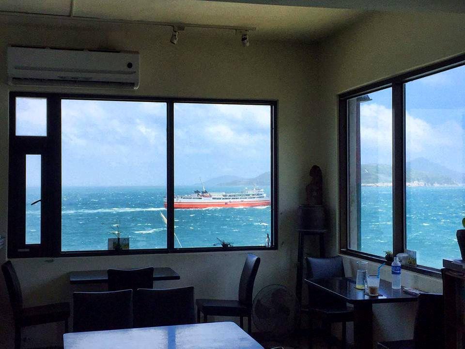 落日、海景、蓝眼泪,这家咖啡馆一次满足你的愿望! 内容图6 女神网-大潮社TV实时追踪属于女人新资讯的综合网站! 落日、海景、蓝眼泪,这家咖啡馆一次满足你的愿望! 乐活旅行 图6张