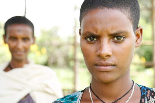 用牛只换来的婚姻！你有所不知的非洲“童婚危机”