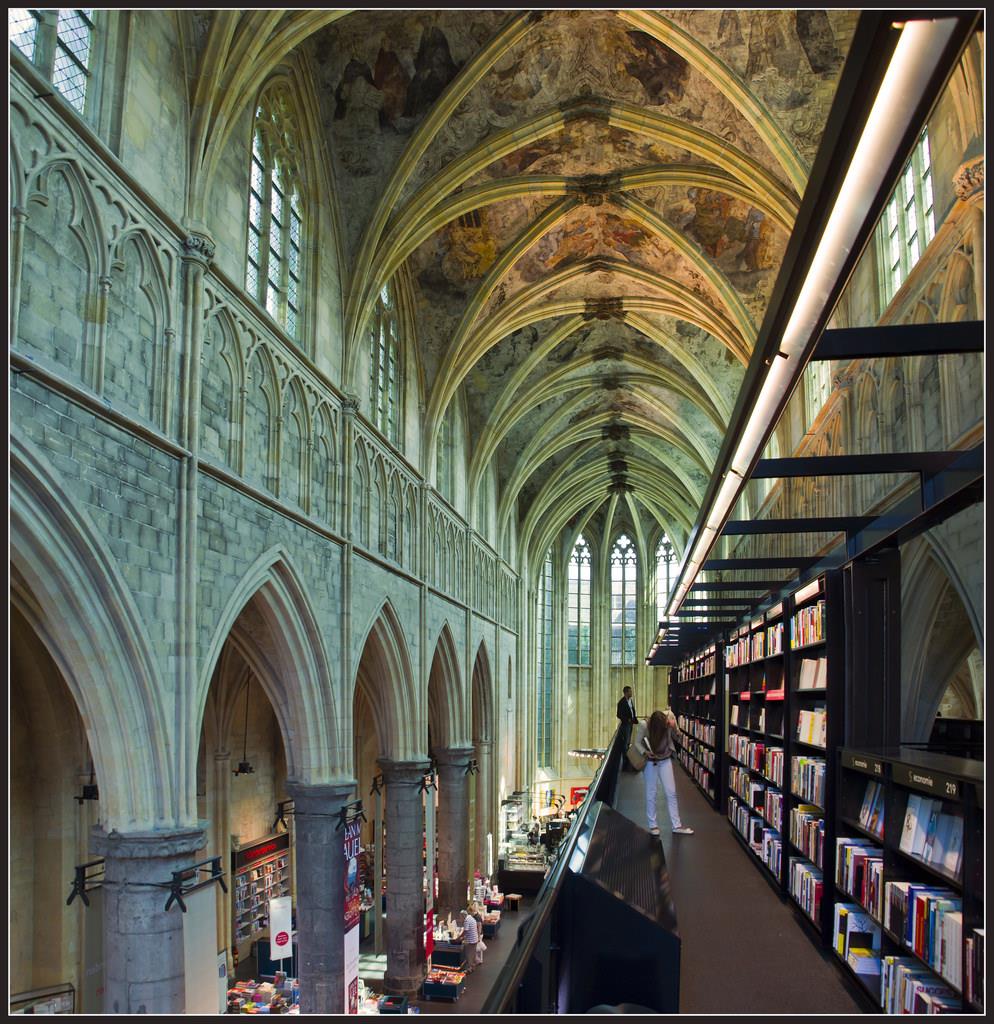 宛如走入电影场景!5间全球必访的特色书店美到让你走不出去 内容图3 女神网-大潮社TV实时追踪属于女人新资讯的综合网站! 宛如走入电影场景!5间全球必访的特色书店美到让你走不出去 乐活旅行 图3张