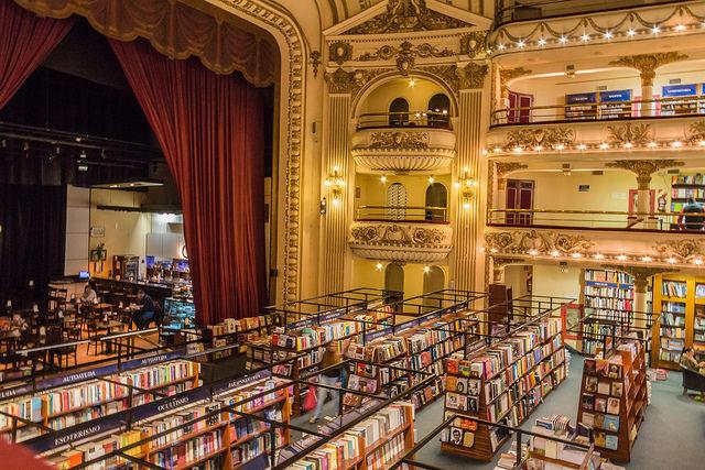 宛如走入电影场景!5间全球必访的特色书店美到让你走不出去 内容图8 女神网-大潮社TV实时追踪属于女人新资讯的综合网站! 宛如走入电影场景!5间全球必访的特色书店美到让你走不出去 乐活旅行 图8张